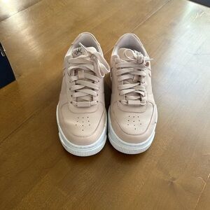 Nike Air Force 1 Pixel Sneakers – Women’s Size 7 – Excellent Condition w/ Box